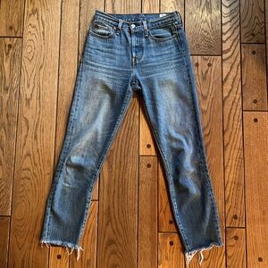 Levi’s Women’s Button-Fly Cropped Ankle Jeans. Size 25. Used. Great condition.